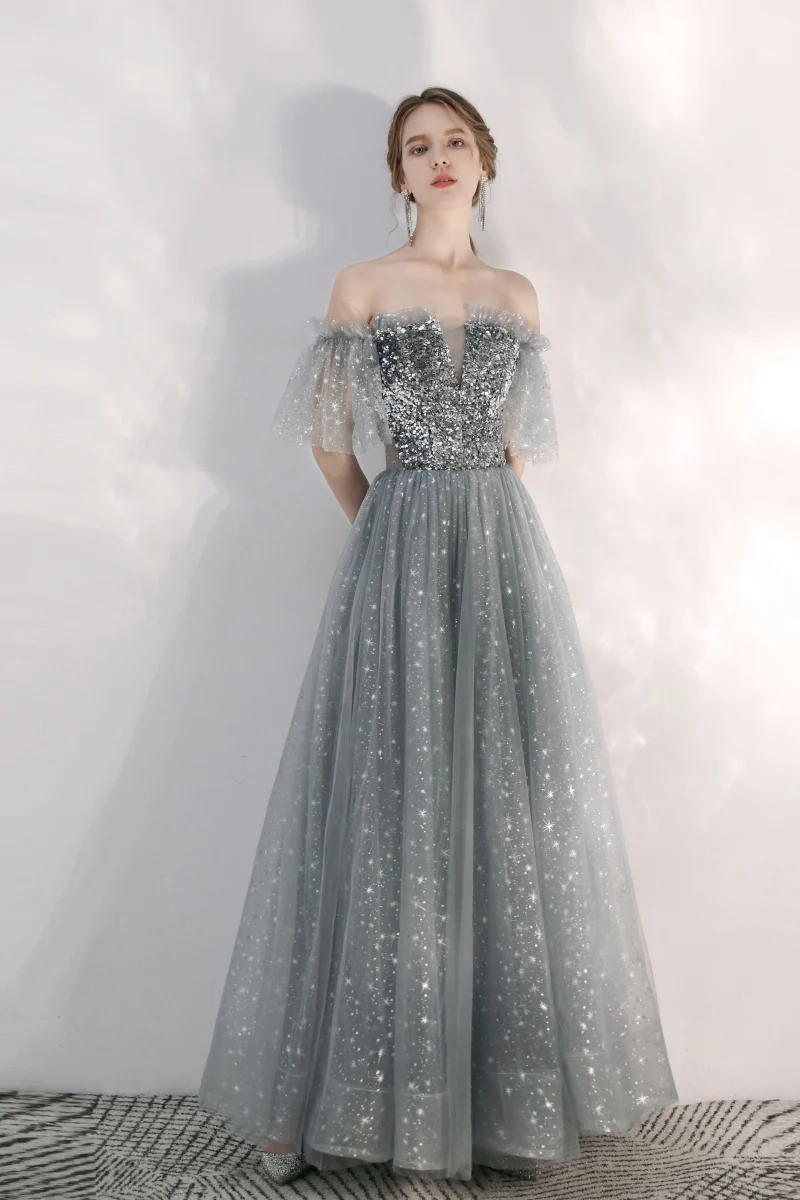 Robe de bal à paillettes scintillantes gris argenté