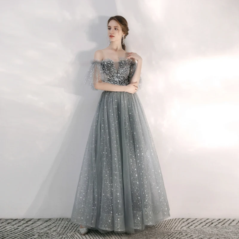 Robe de bal à paillettes scintillantes gris argenté