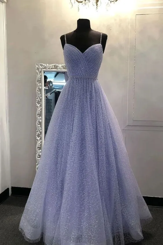 Robe de bal formelle en tulle scintillant lavande avec bretelles spaghetti