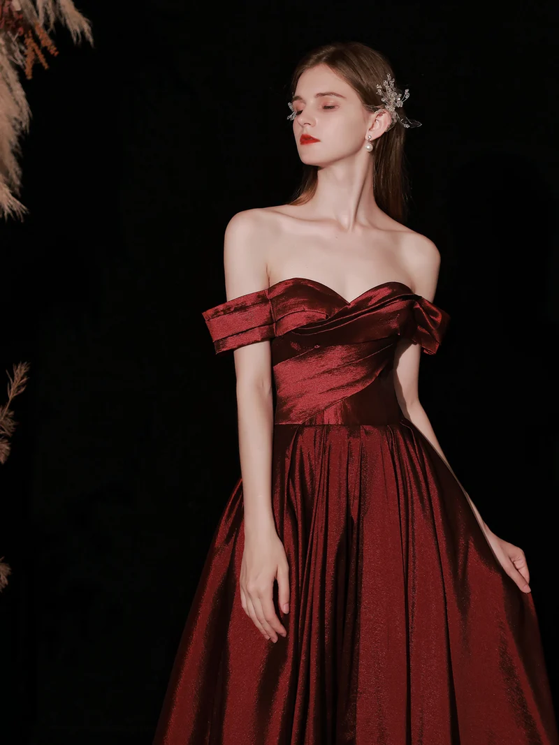 Robe de bal longue marron chic à épaules dénudées