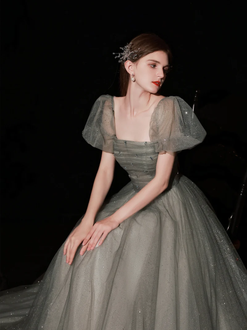 Robe de bal princesse gris foncé à paillettes