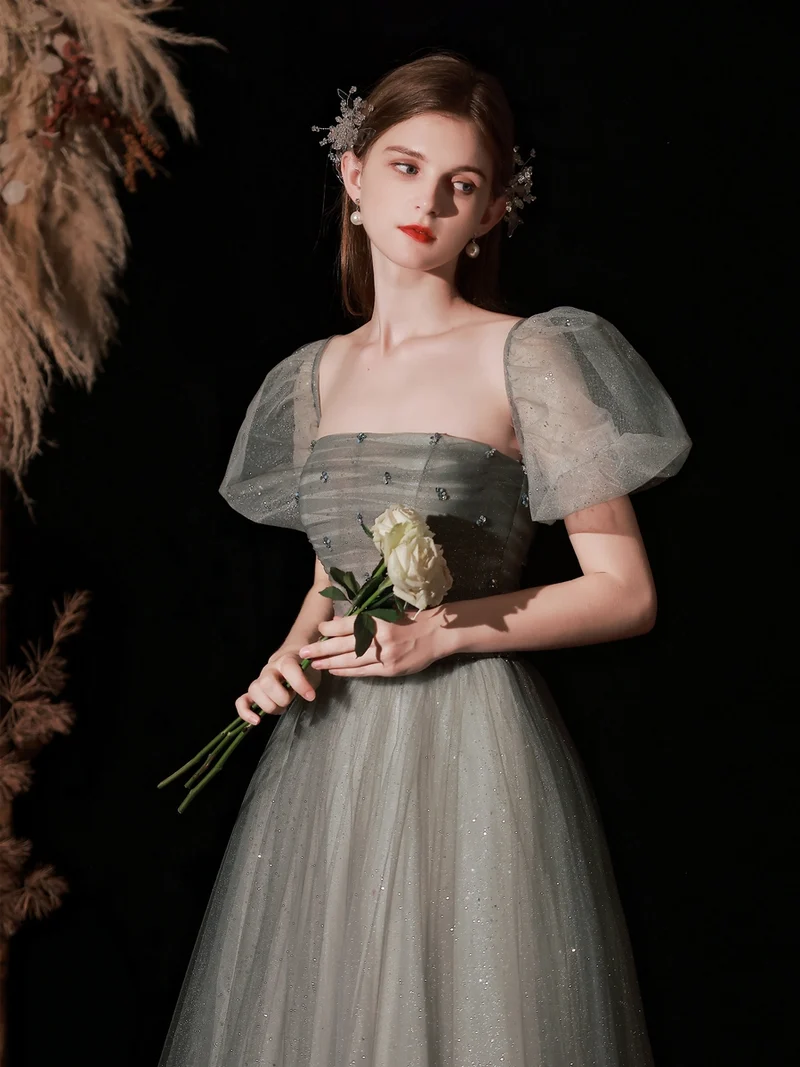 Robe de bal princesse gris foncé à paillettes