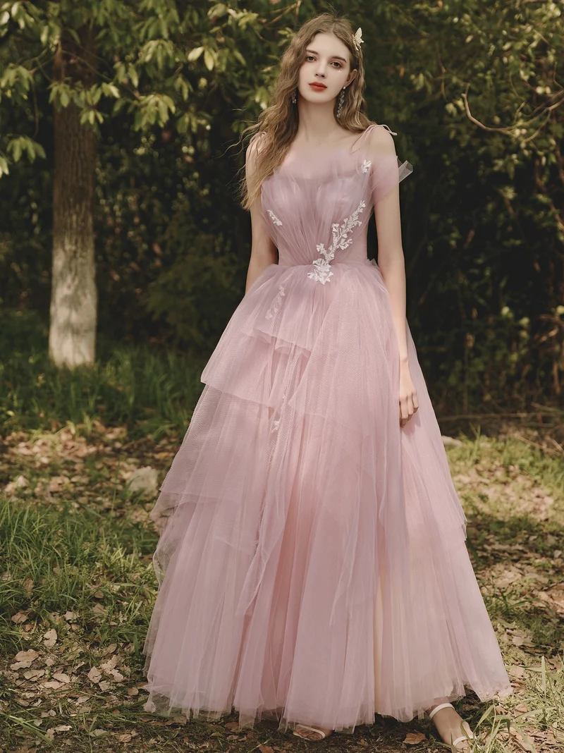 Dusty Rose - Robe de bal fluide en tulle à plusieurs niveaux