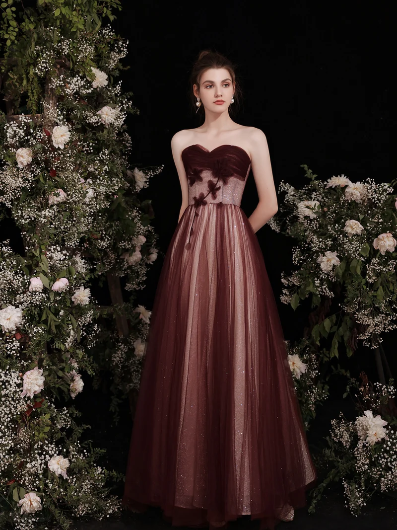 Robe de bal longue sans bretelles à paillettes marron
