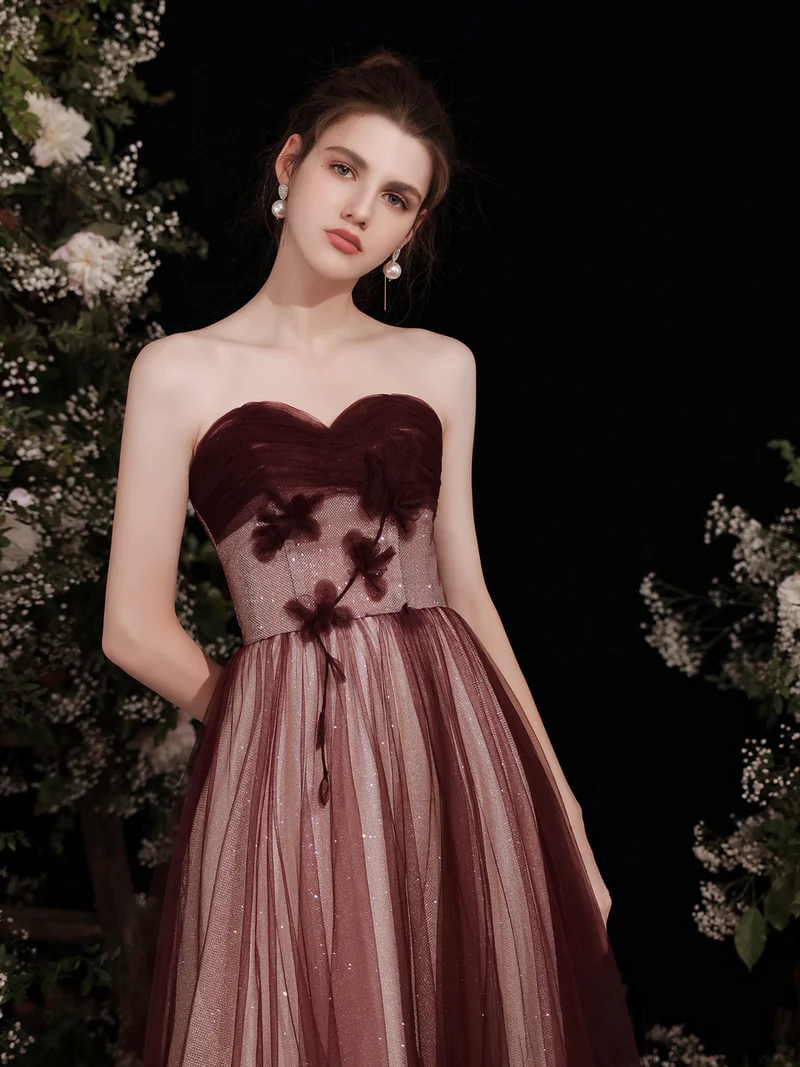 Robe de bal longue sans bretelles à paillettes marron