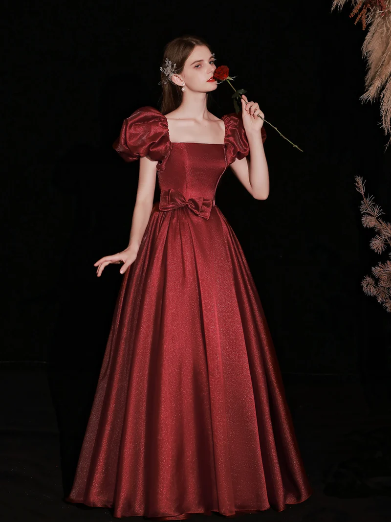 Robe de bal inspirée de la princesse Disney bordeaux