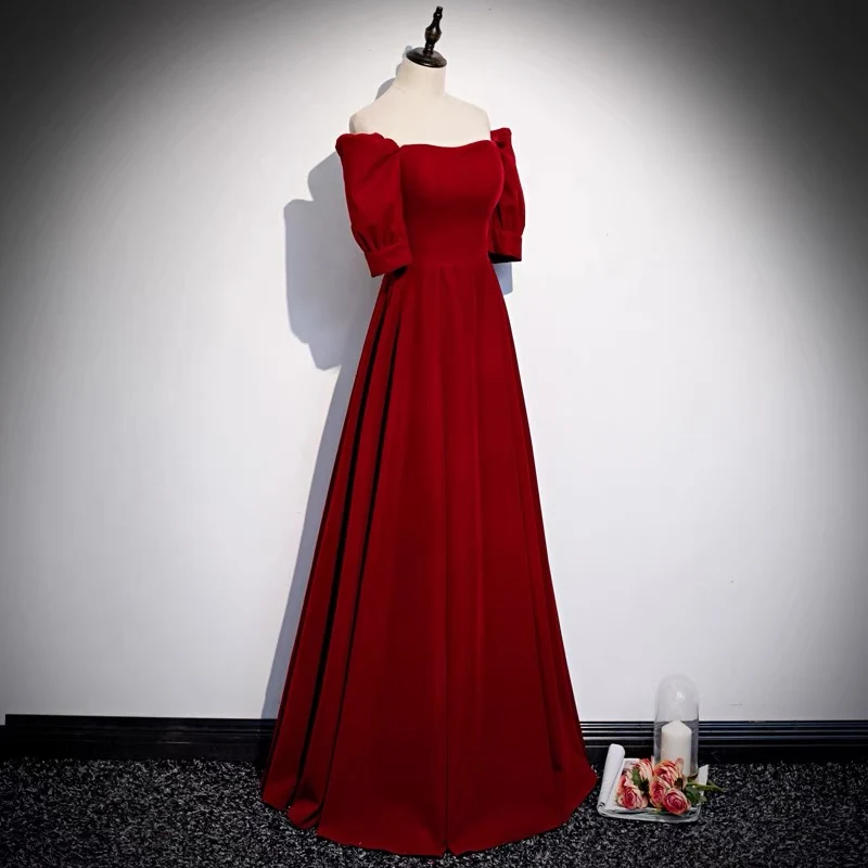 Robe de bal longue marron classique à épaules dénudées