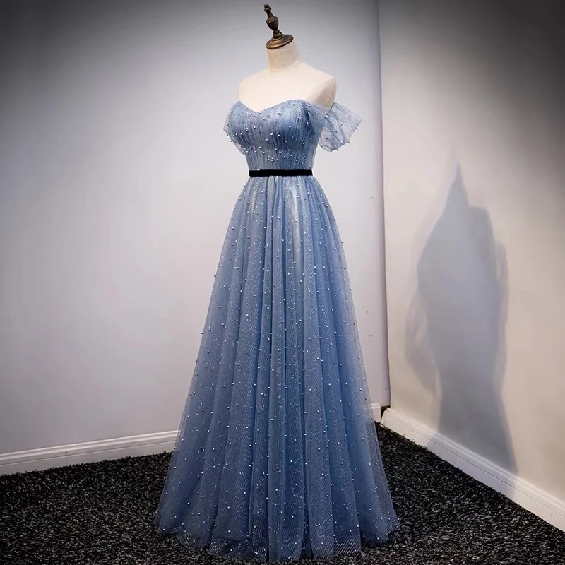 Robe de bal longue fluide en tulle bleu poussiéreux