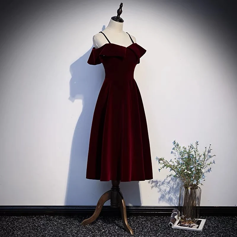 Robe de bal courte en velours bordeaux rétro