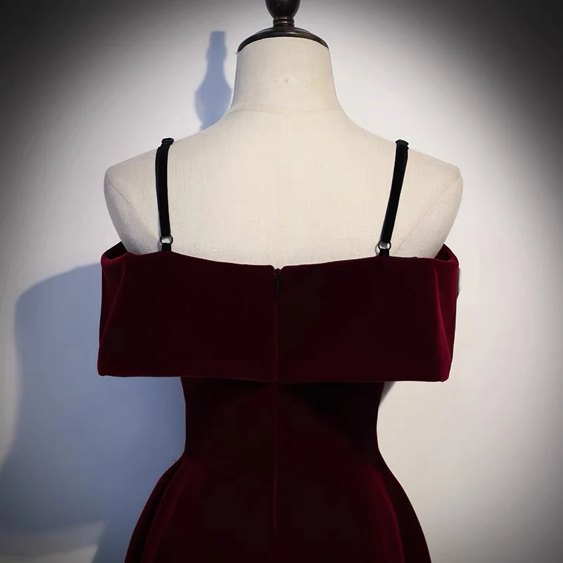 Robe de bal courte en velours bordeaux rétro