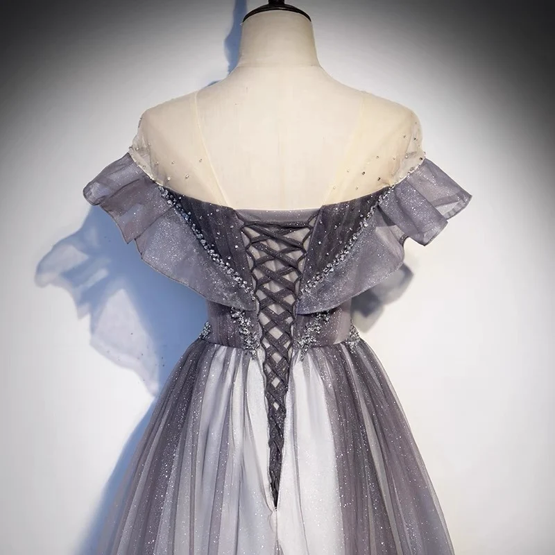 Robe de bal longue en tulle dégradé gris pailleté