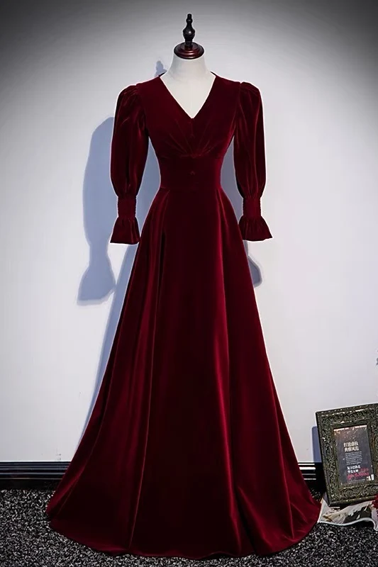 Robe de bal vintage en velours bordeaux à manches longues