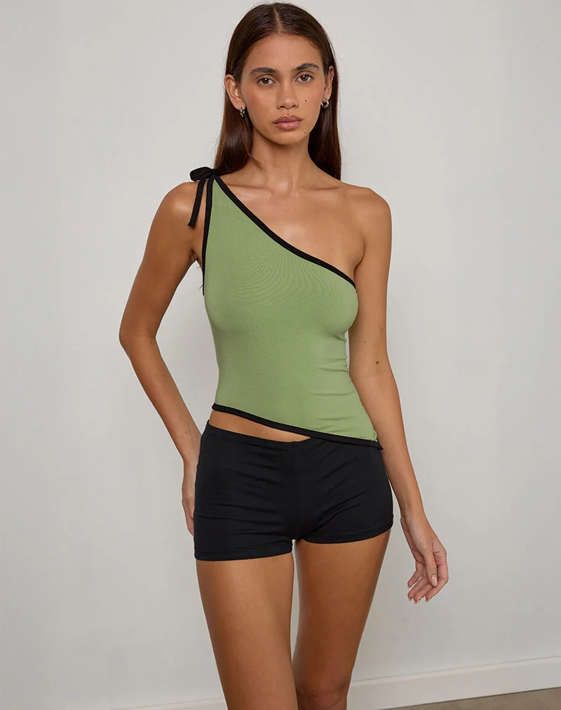 Lenti Asymmetric Top in Sage Green with Black Binding (Top asymétrique Lenti en vert sauge avec des bordures noires)