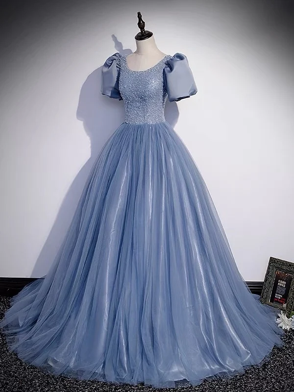 Robe de bal bleu poussiéreux avec manches à bulles