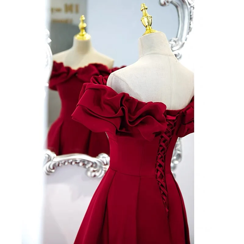 Robe de bal rouge à épaules dénudées Black Girl Slays