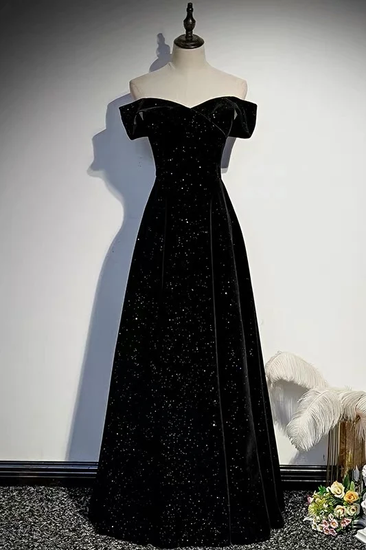 Robe de bal noire pailletée en velours à épaules dénudées