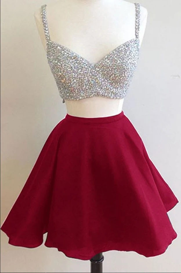 Robe d'adolescente courte deux pièces bordeaux pour les retrouvailles