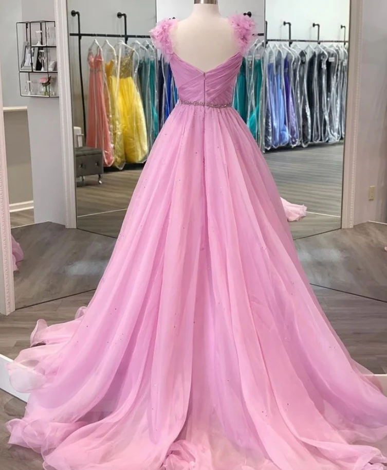 Robe de bal princesse rose avec épaules fleuries