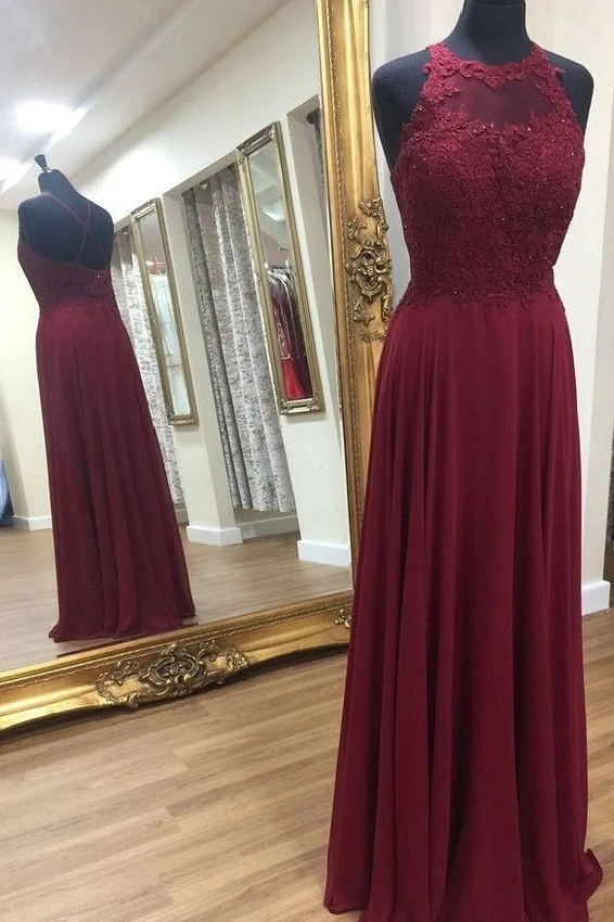Robe de bal en mousseline de soie et dentelle bordeaux à col licou