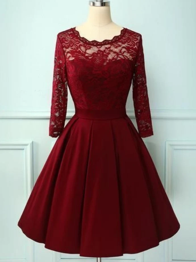 Robe de bal courte en dentelle bordeaux des années 1950 avec manches