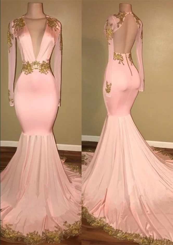Robe de bal moulante rose blush à col en V profond et manches