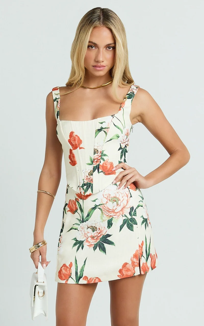 Tracey Mini Skirt - Floral Print Mid Rise Fitted Leg Split Skirt in Rustic Floral