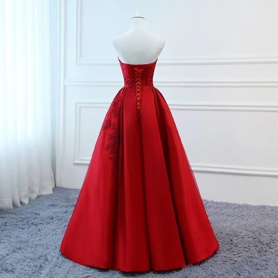 Robe de bal bouffante rouge en dentelle douce 16ème robe de bal pour le bal