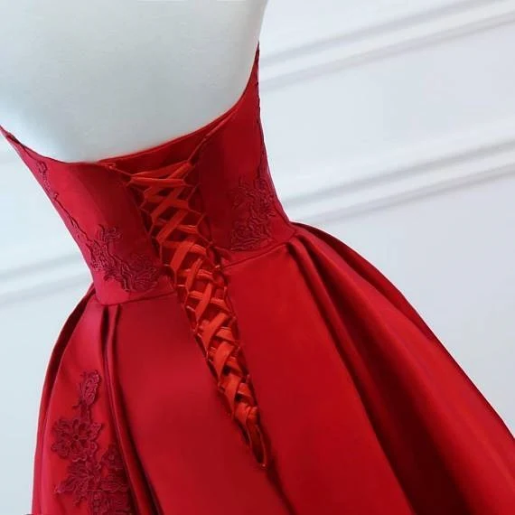 Robe de bal bouffante rouge en dentelle douce 16ème robe de bal pour le bal