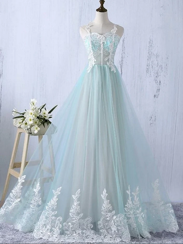 Robe de bal en tulle bleu glace transparente et fluide, robe formelle