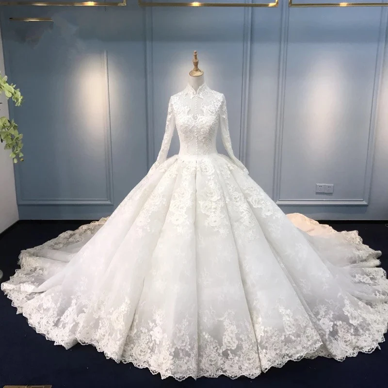 Robe de mariée de luxe musulmane modeste à manches longues en dentelle avec traîne longue