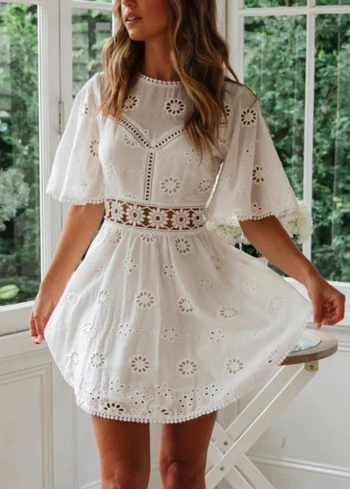 Robe Blanche Dentelle Dos Nu
