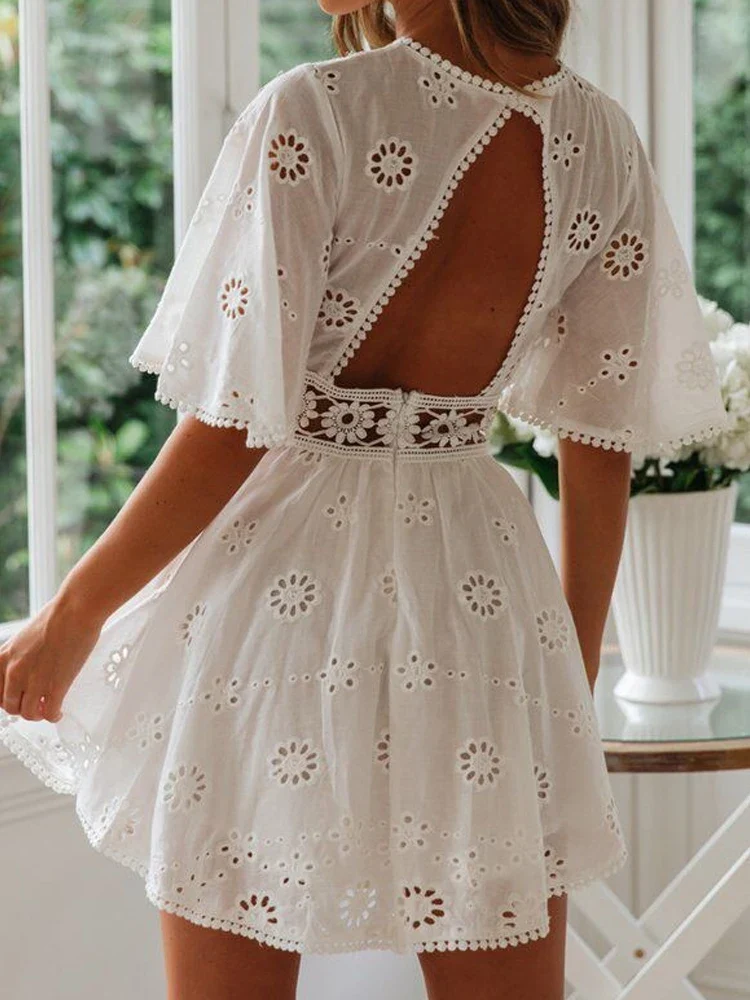 Robe Blanche Dentelle Dos Nu