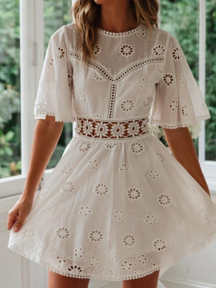 Robe Blanche Dentelle Dos Nu