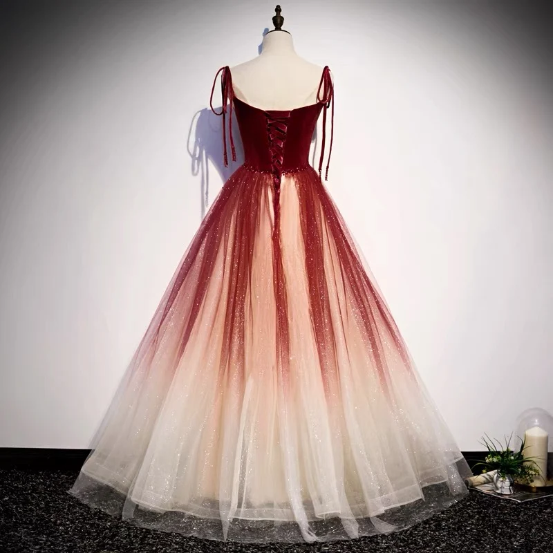 Robe de bal dégradé rouge de conte de fées