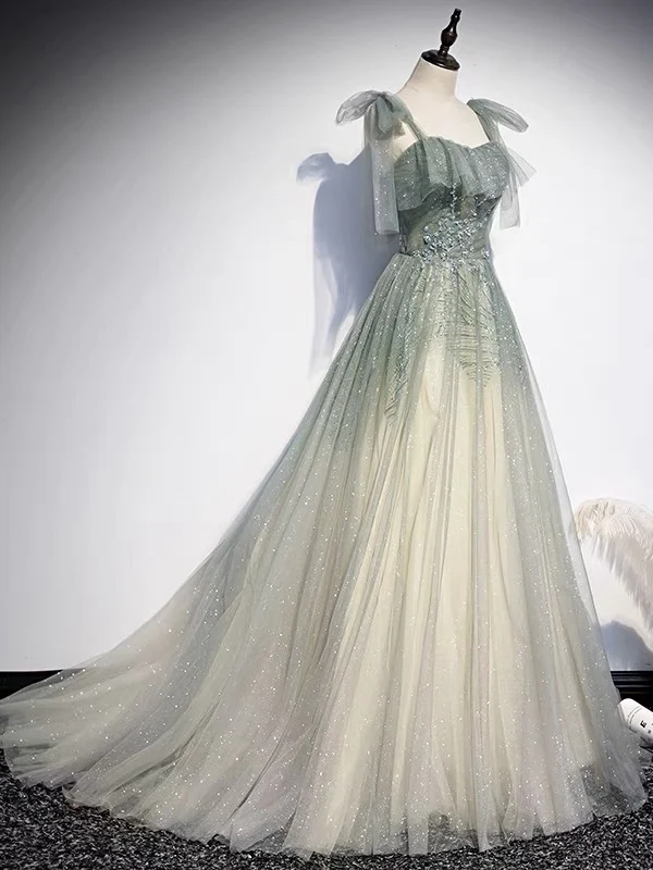 Robe de bal en tulle vert sauge dégradé de paillettes