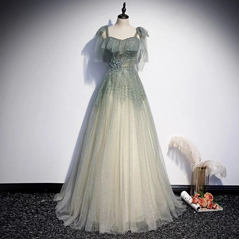 Robe de bal en tulle vert sauge dégradé de paillettes