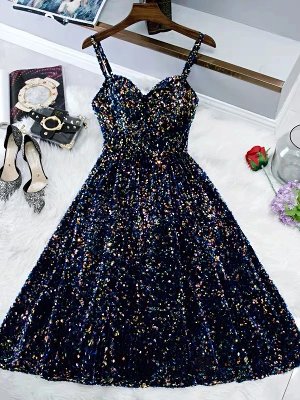 Robe de bal courte à paillettes bleu marine pailletée