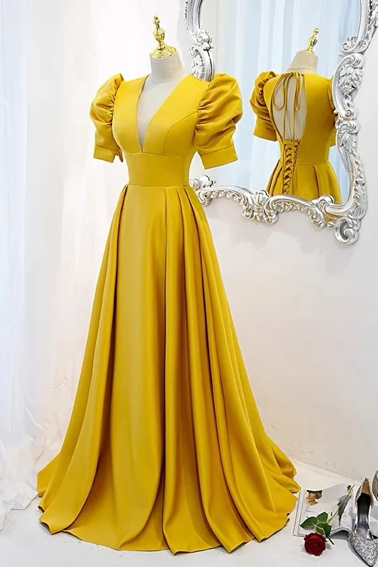 Robe de bal jaune dos nu avec manches