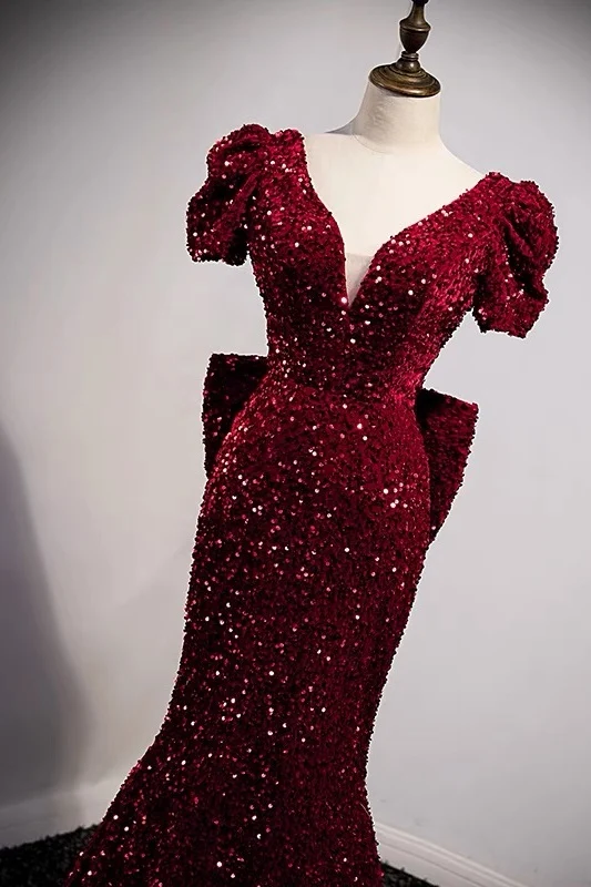 Robe de bal sirène serrée à sequins bordeaux