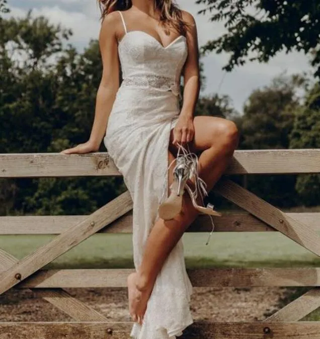 Boho Country Style Été Dentelle Deux Pièces Bretelles Spaghetti Mariée Sépare avec Fente