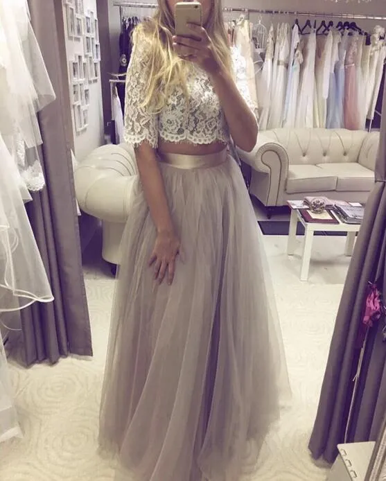Haut court en dentelle à épaules dénudées, séparation de mariée tendance avec jupe en tulle gris, 20082556