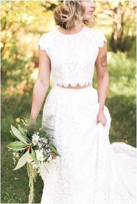 Robe de mariée deux pièces en dentelle à manches courtes | Longues séparations de mariée