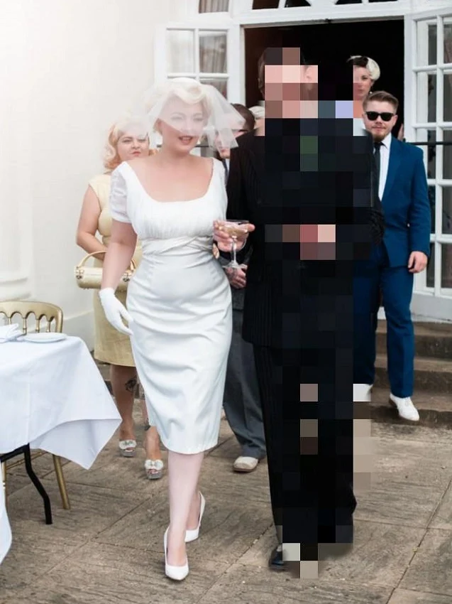 Robe de mariée Marilyn Monroe Robe de mariée fourreau courte vintage 20110229