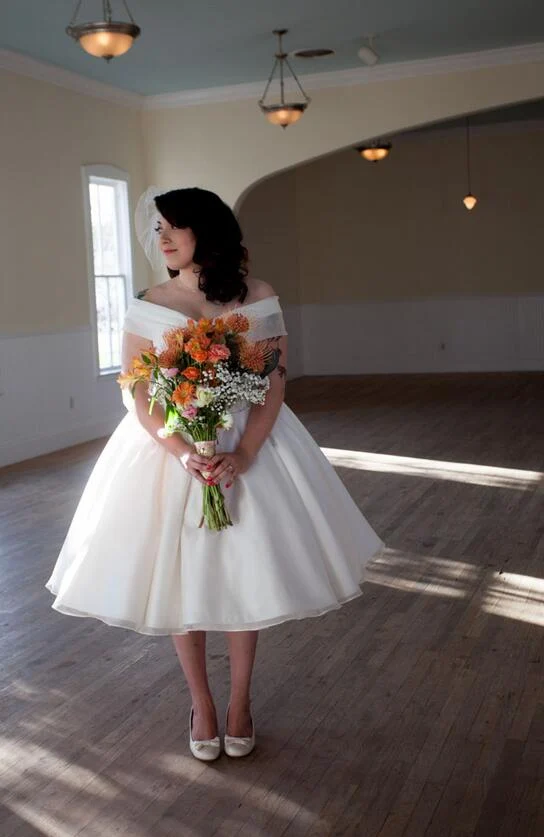 Robe de mariée courte vintage à couper le souffle en organza des années 1950