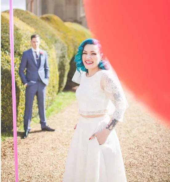 Robe de mariée deux pièces en dentelle, longueur cheville, avec manches, style country vintage des années 1960