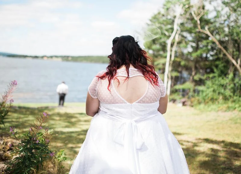 Robe de mariée à manches courtes style campagnard des années 50 à pois longueur thé pour dame grande taille