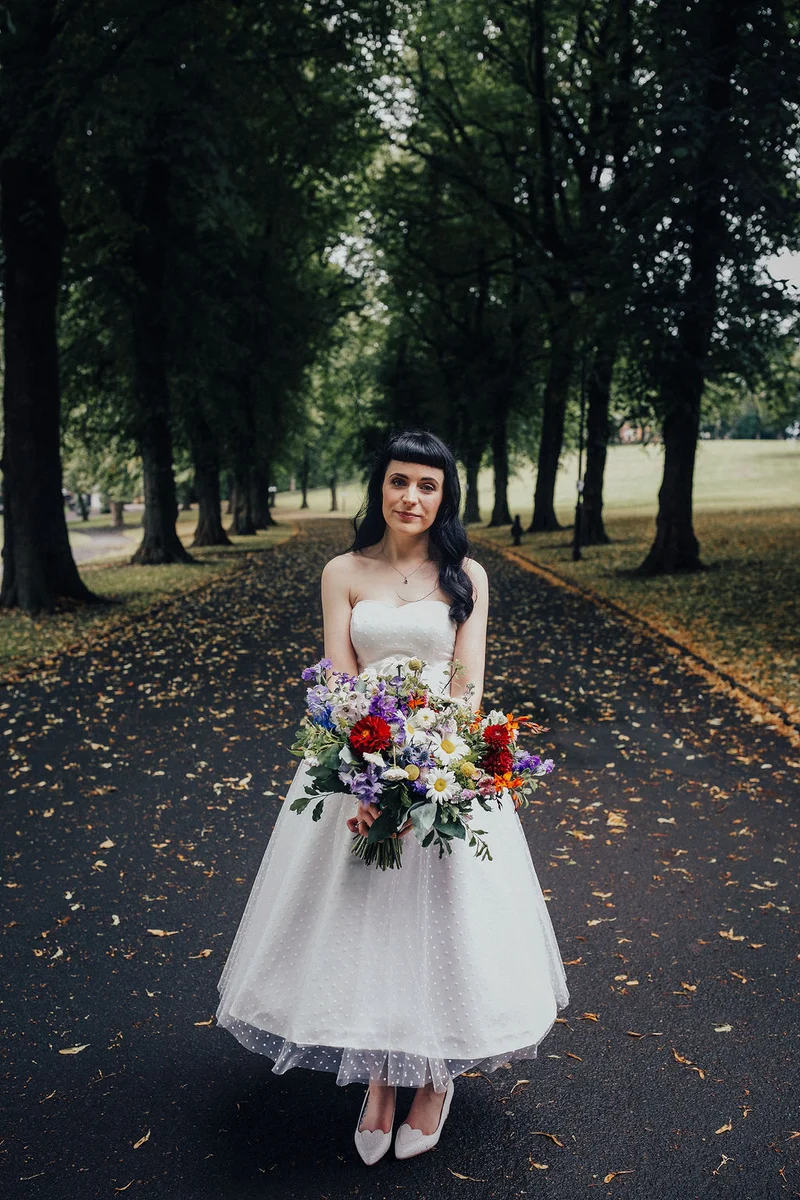 Robe de mariée sans bretelles Rockabilly à pois longueur thé années 1950 rétro courte robe de mariée vintage