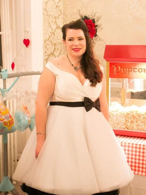Robe de mariée courte vintage à pois des années 1950