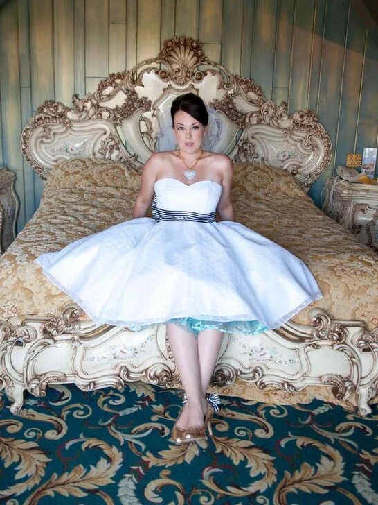 Robe de mariée courte vintage sans bretelles simple