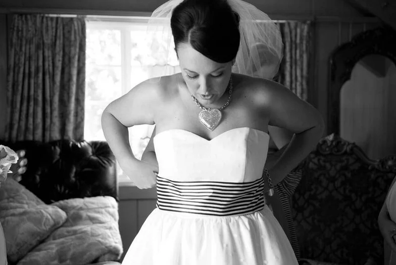 Robe de mariée courte vintage sans bretelles simple